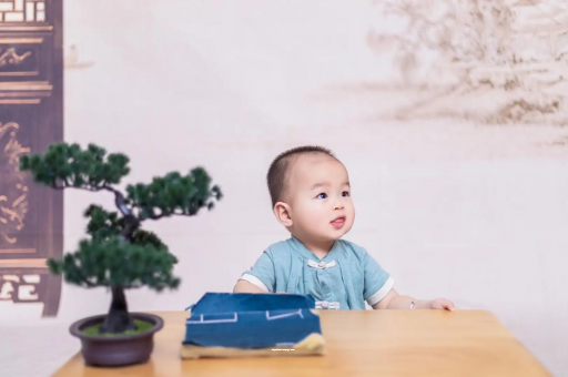 葫芦岛怀孕肚子中间凹两边凸