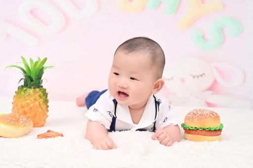 葫芦岛宝宝在妈妈肚子里